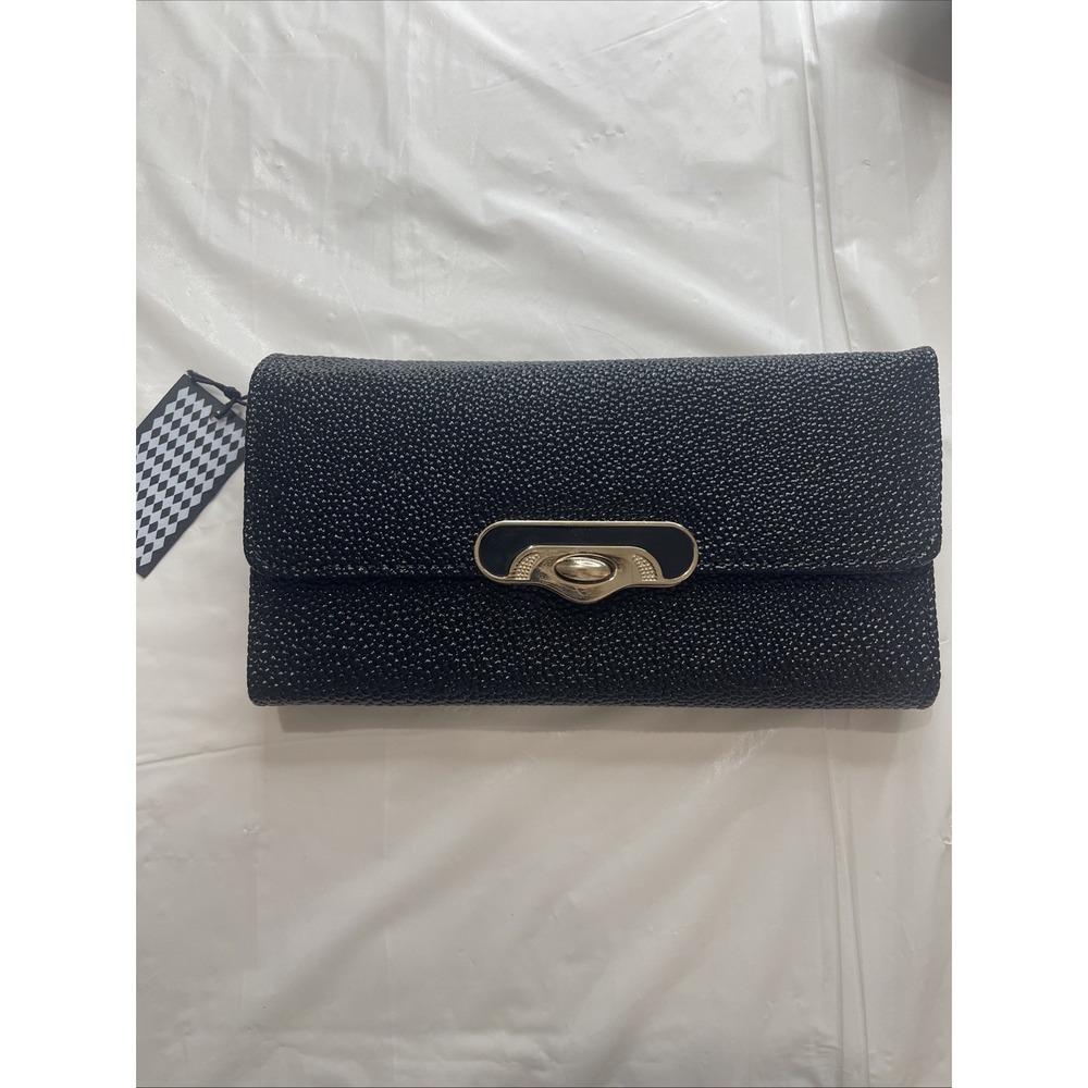 Ladies Black Patent Leather Textured Wallet